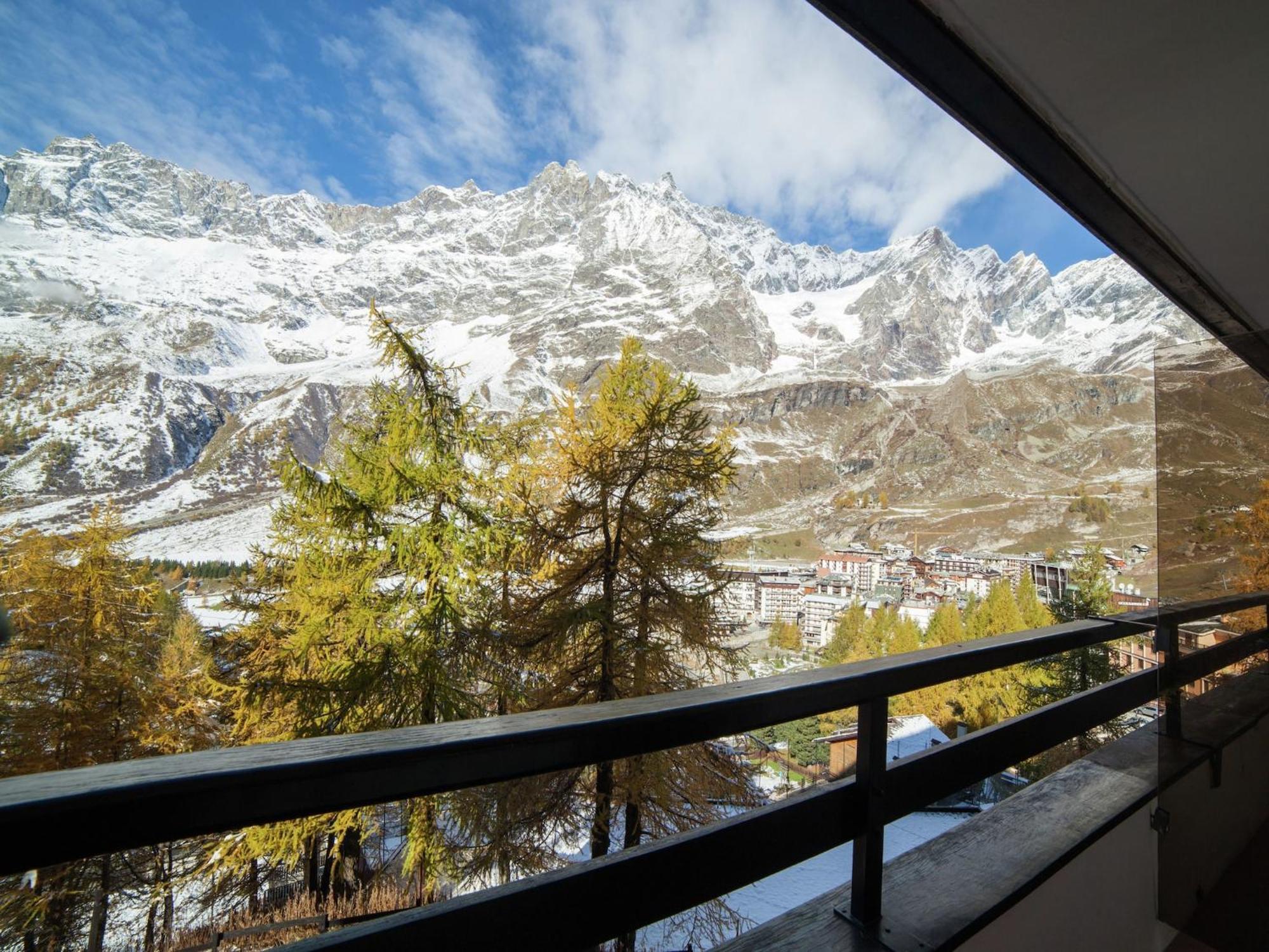 Contemporary Apartment In Breuil Cervinia Near Ski Area Экстерьер фото