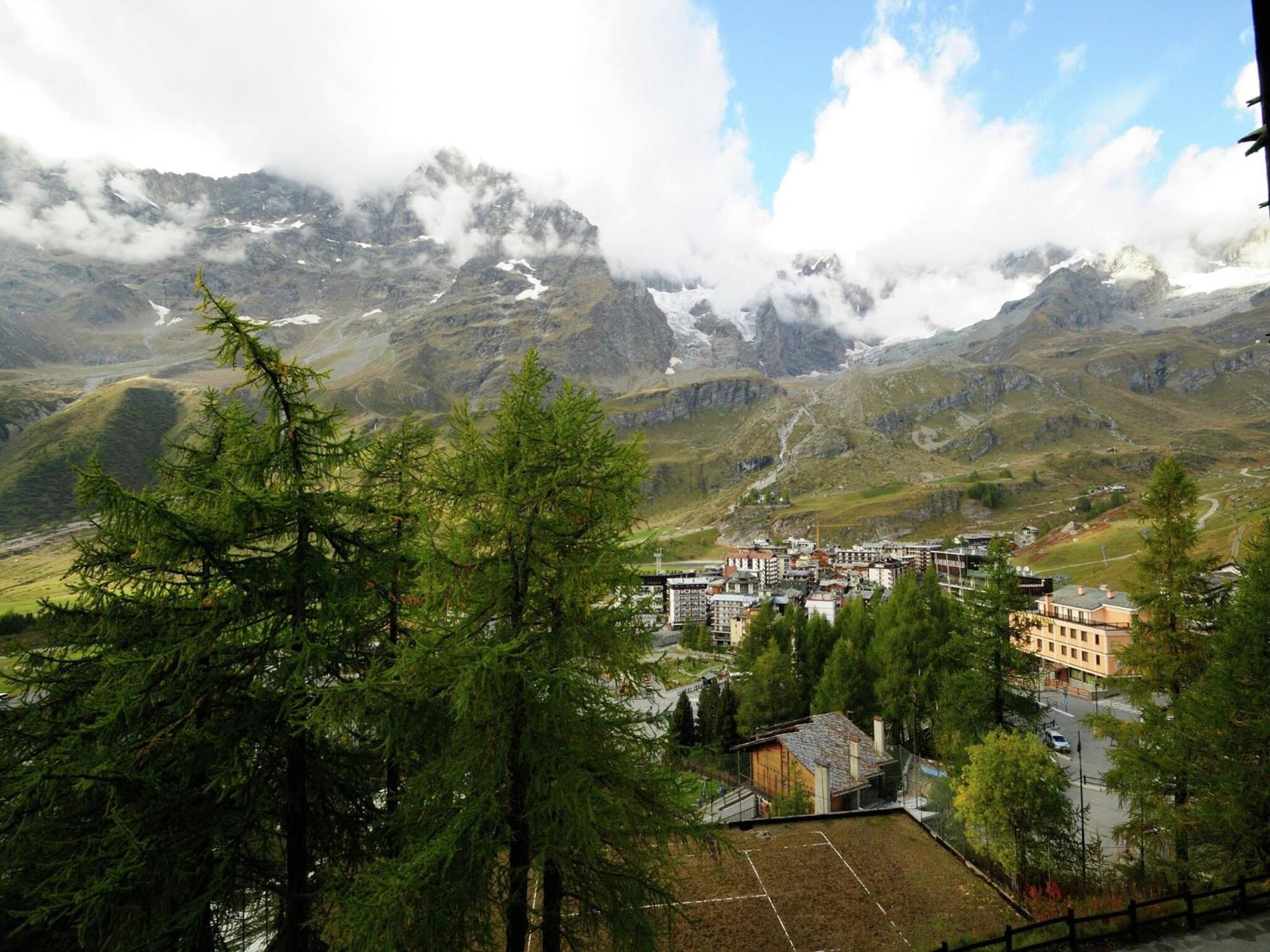 Contemporary Apartment In Breuil Cervinia Near Ski Area Экстерьер фото