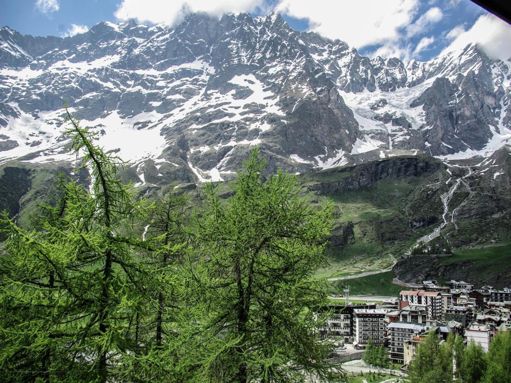 Contemporary Apartment In Breuil Cervinia Near Ski Area Экстерьер фото