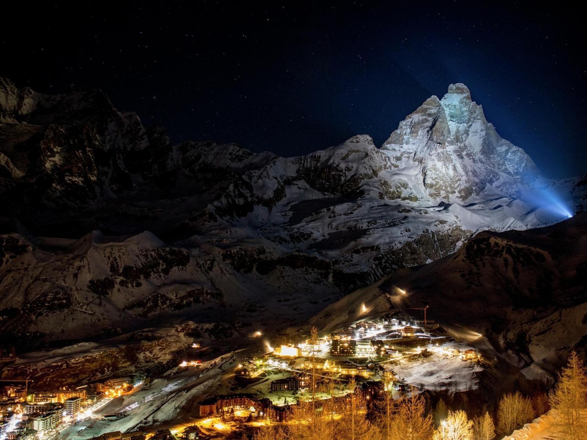 Contemporary Apartment In Breuil Cervinia Near Ski Area Экстерьер фото