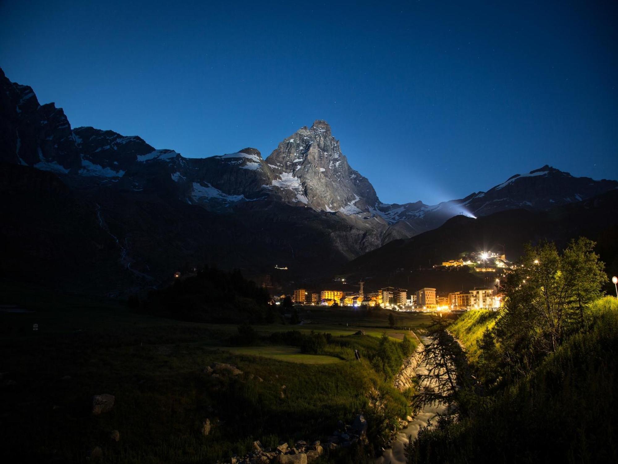 Contemporary Apartment In Breuil Cervinia Near Ski Area Экстерьер фото